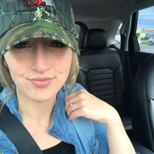 Meet your Posher, Alyssa